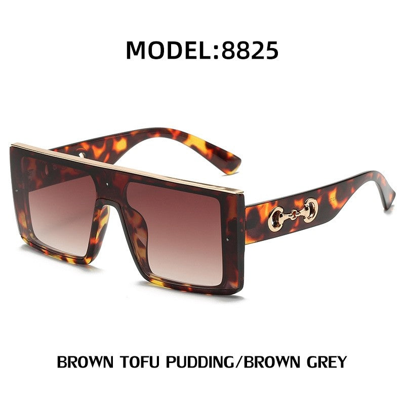 Fashion Sunglasses With Integrated UV Protection Lens