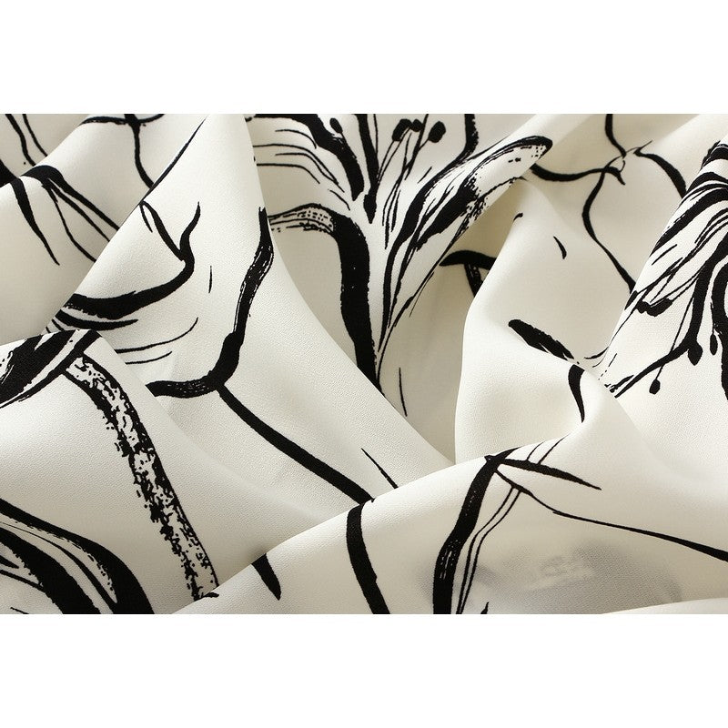 Sure! Here is an optimized title for your clothing product:
"Printed A-Line Skirt with Elastic Waistband