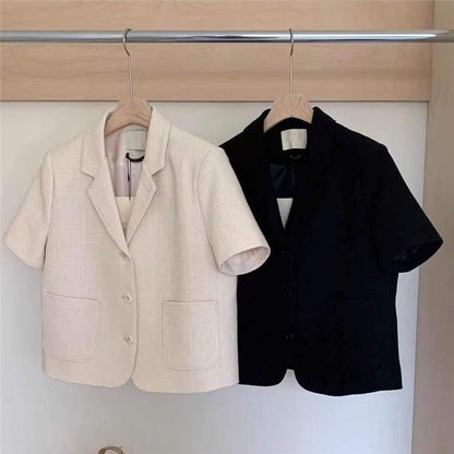 Relaxed-Fit Short Sleeve Jacket Featuring Solid Color Lapel