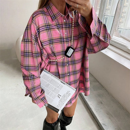 Loose-Fit Plaid Shirt in Classic Style