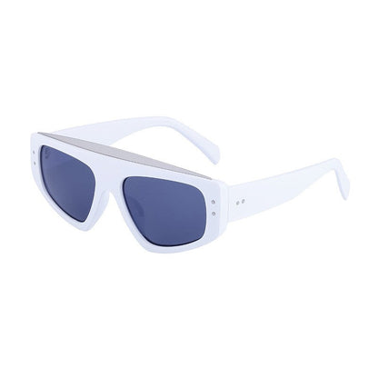Fashionable Cat Eye Sunglasses In Large Lightweight Frame