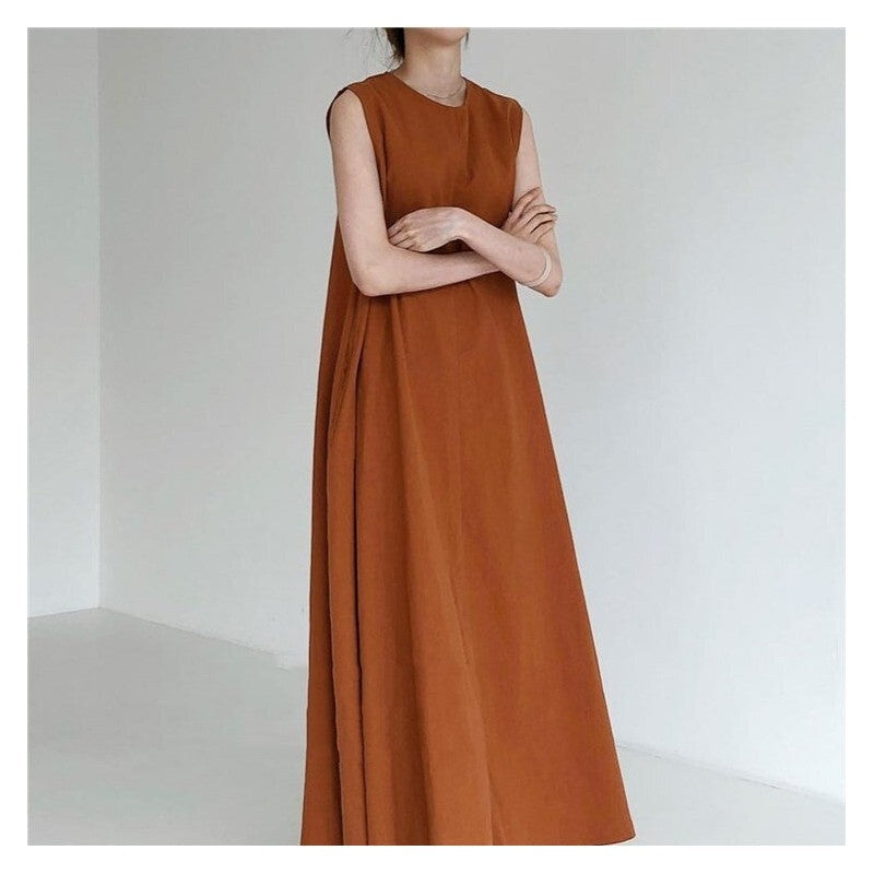 Solid Color Sleeveless Maxi Dress with a Flowy Silhouette