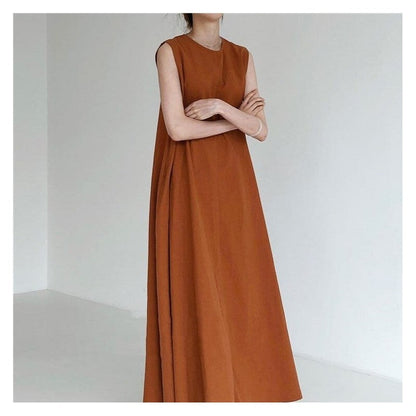 Solid Color Sleeveless Maxi Dress with a Flowy Silhouette