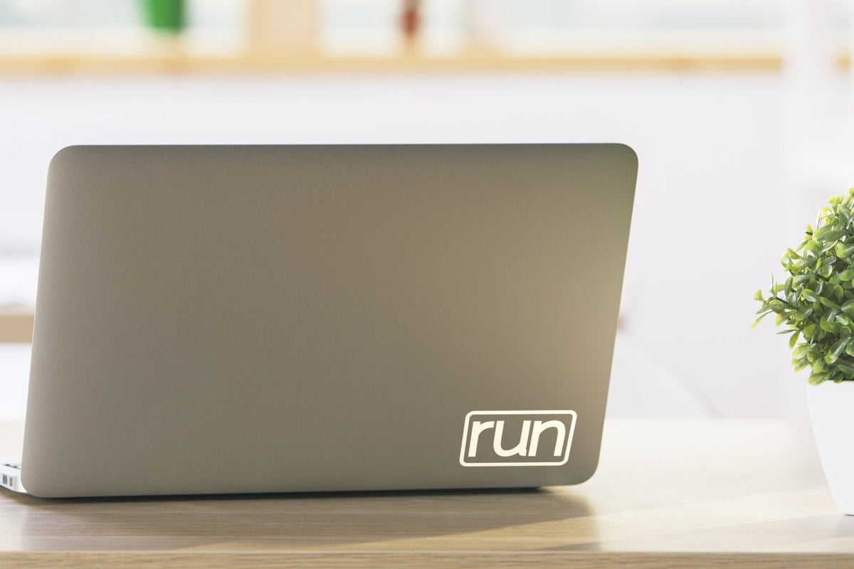 Distance Runner Badge Vinyl Decal | 286