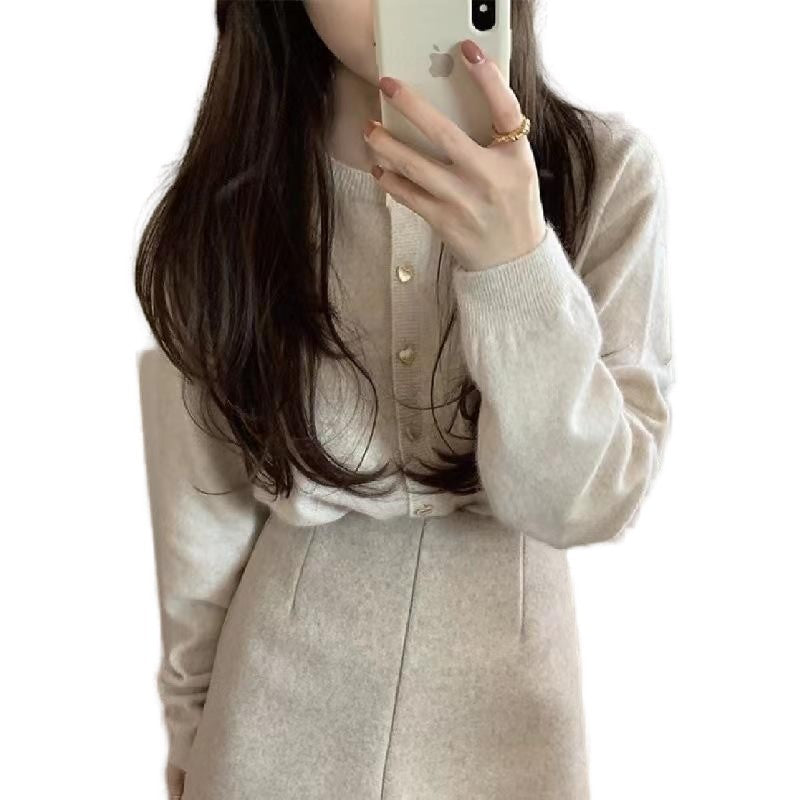 Soft And Cozy Knitted Cardigan With Heart-Shaped Buttons