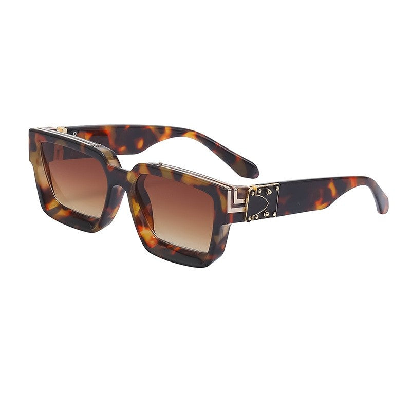 Lightweight And Stylish Oversized Sunglasses