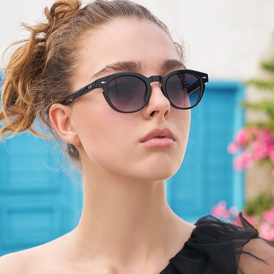 Stylish Oval Frame Sunglasses For Women