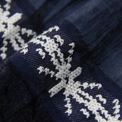 Sure! Here is an optimized title for your embroidered maxi dress product:

"Gorgeous Embroidered Maxi Dress with Intricate