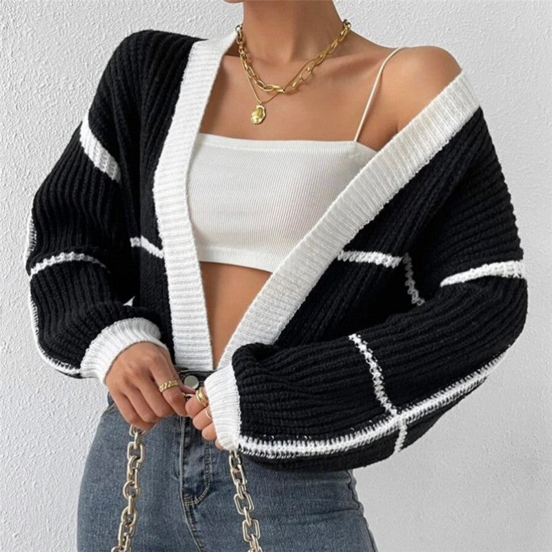 Knitted Short Cardigan With Exposed Navel And Color Collision