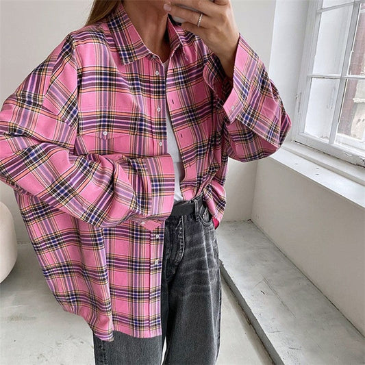 Loose-Fit Plaid Shirt in Classic Style
