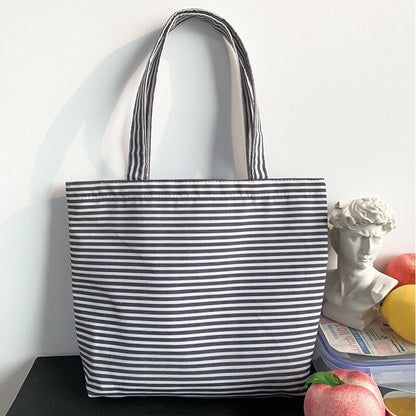 Fresh Floral Grid Cloth Tote: A Stylish and Artistic Accessory