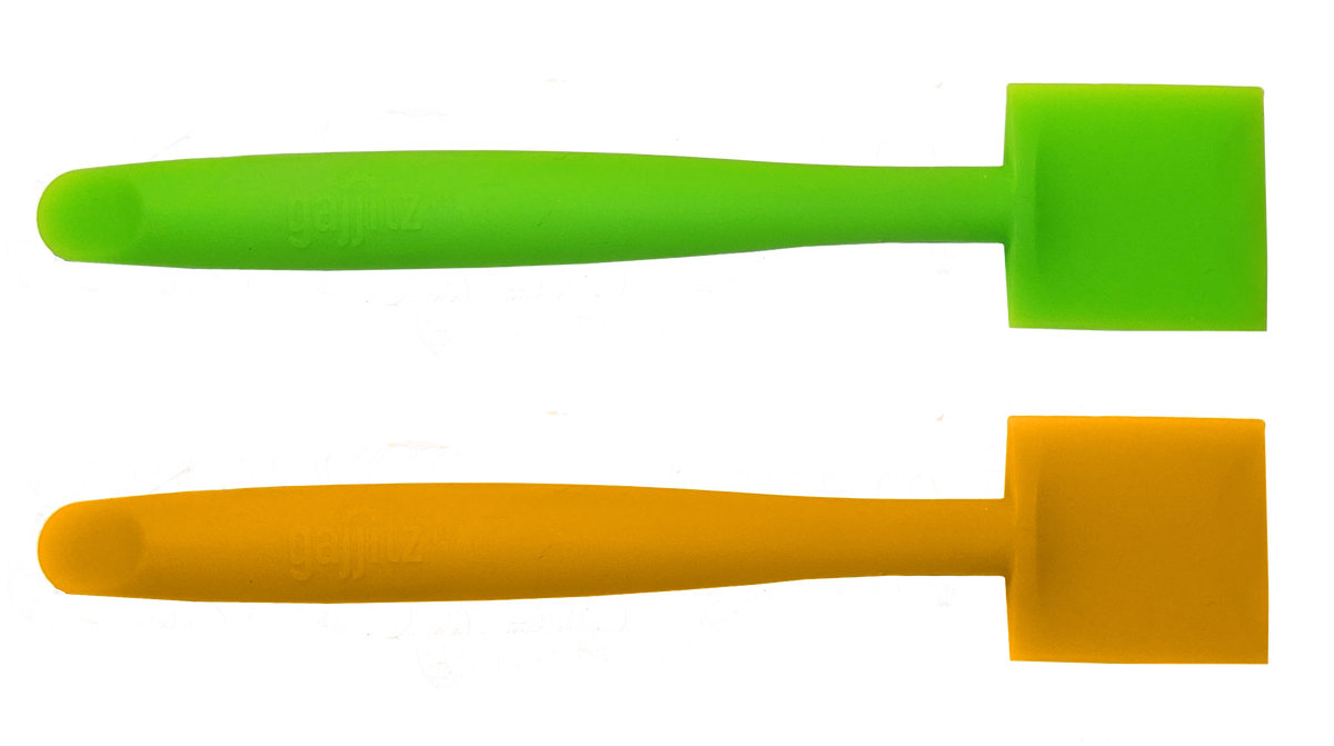 2 CatSpat Cat Food Can Scrapers – Silicone Mini-Spatulas for Cat Food Cans – Crazy Dad's