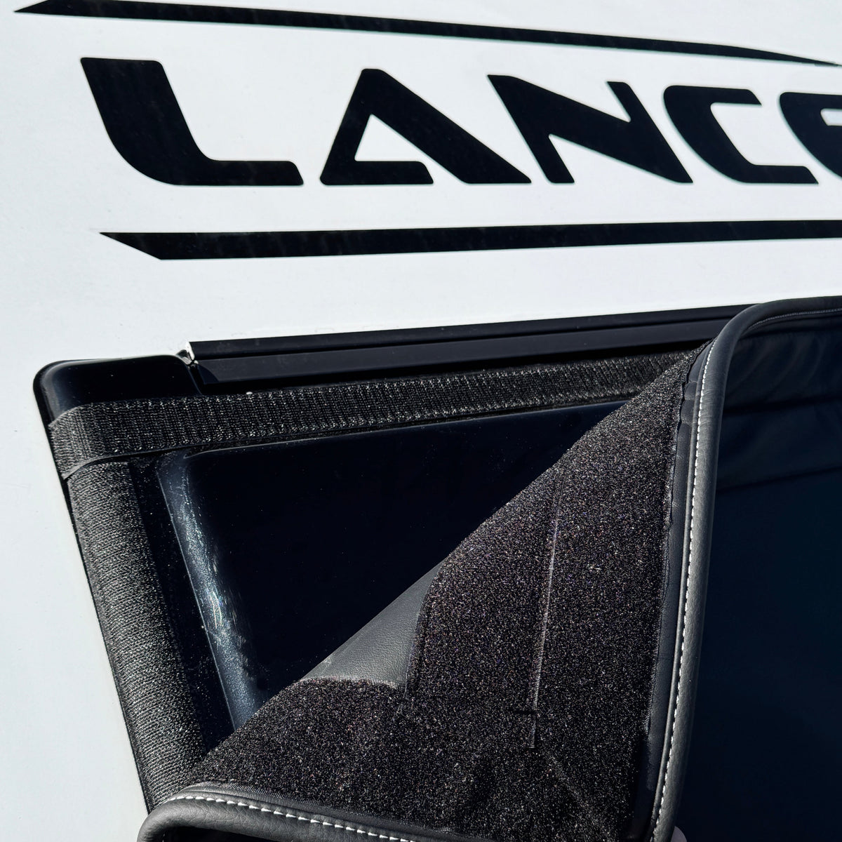 RV Shady for Lance 2022-2027 (Vertical Acrylic)