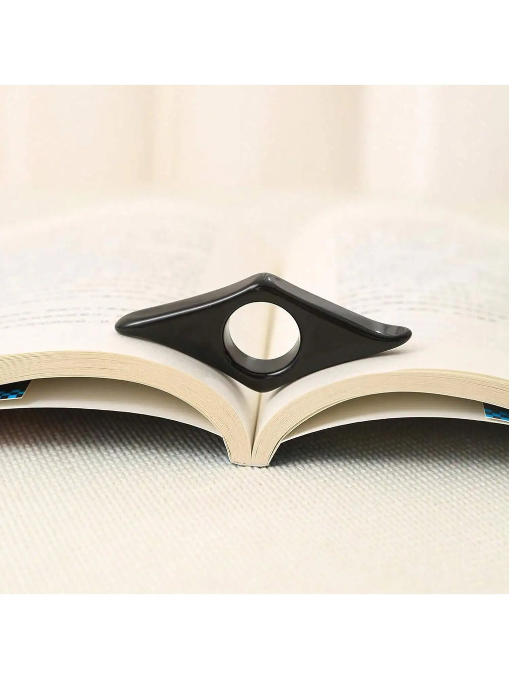 Transparent Acrylic Book Page Holder Thumb Book Holder Ring Book Opener Bookmark Reading Accessories for Teachers Literary Reade