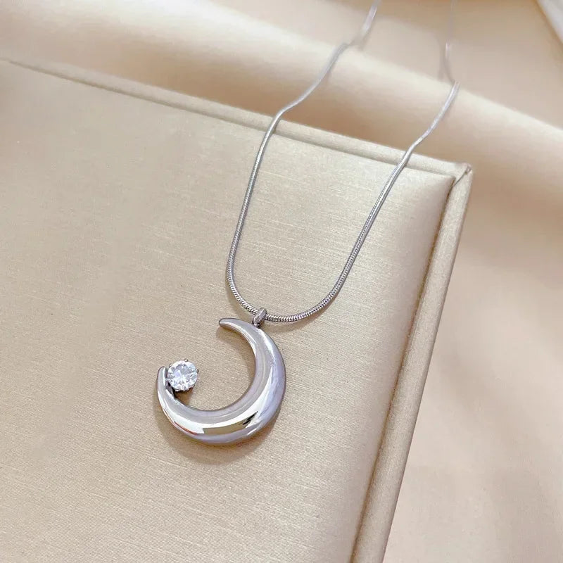 Stainless Steel Crescent Moon Pendant Necklace | Vintage Gold Choker Jewelry for Women
