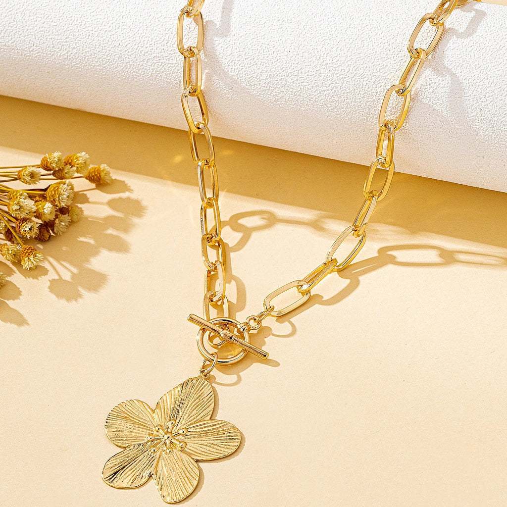 A Fashionable Women's Pendant Necklace, Vintage Simple Wisteria Flower Necklace, Elegant and Versatile Flower Pendant Necklace, No Box