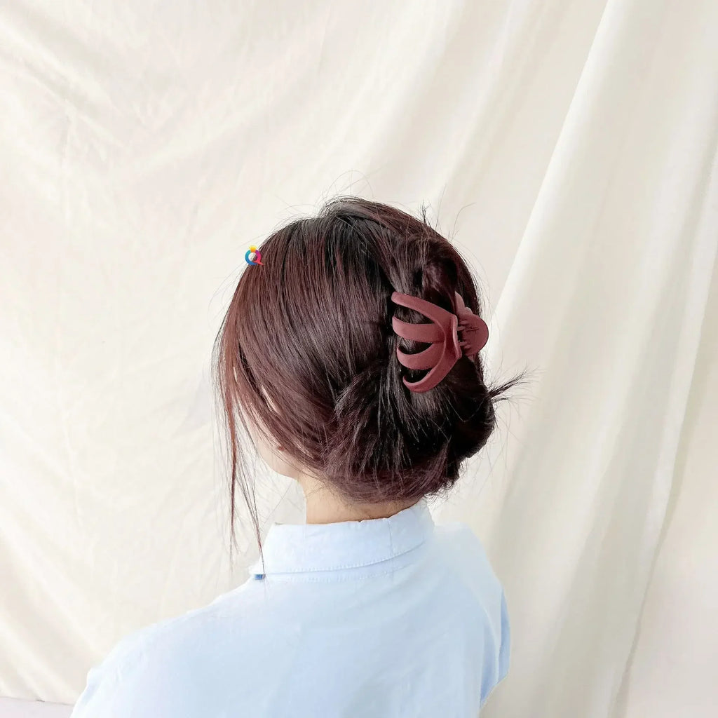 Frosted Octopus Hair Claw Solid Color Ponytail Clip Korean Simple Women Girls Non-Slip Shark Claw Irregular Hair Accessories