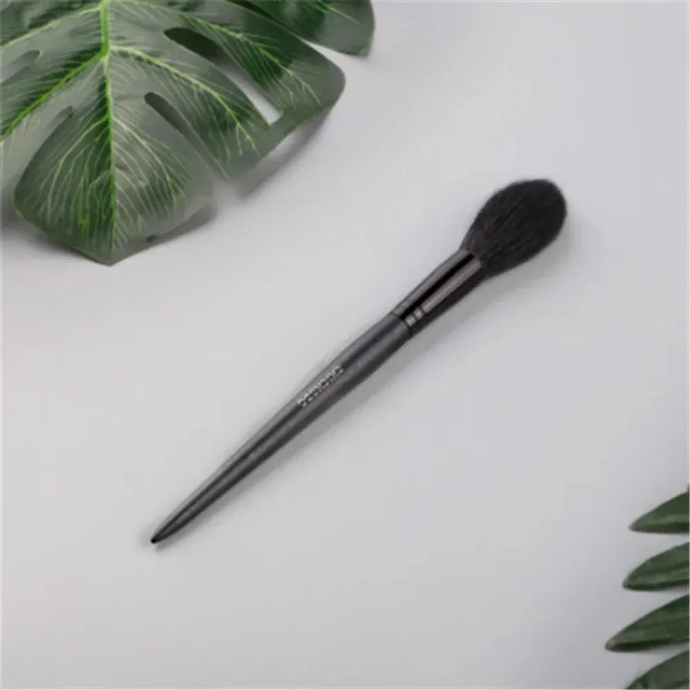 Professional Goat Hair Face Makeup Brush | Highlighter & Blush Brush