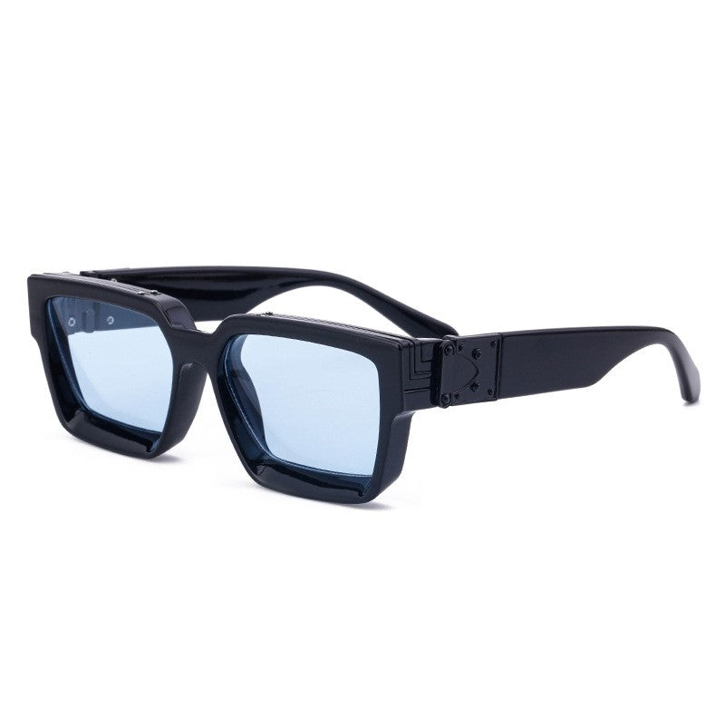 Fashionable Lightweight Oversized Square Sunglasses