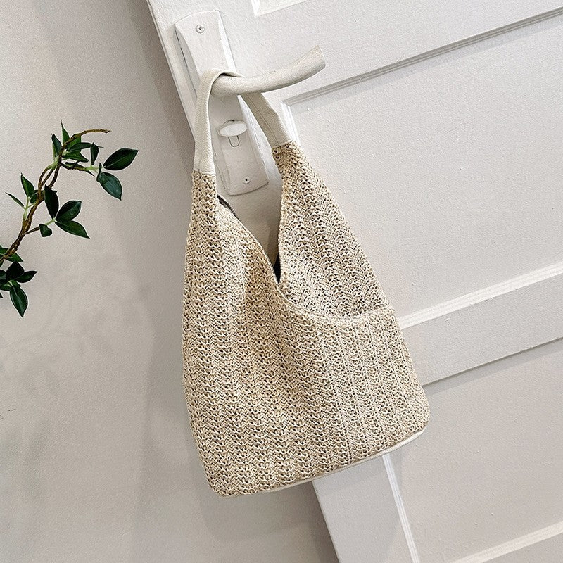 Stylish Oversized Straw Woven Tote with Ample Storage