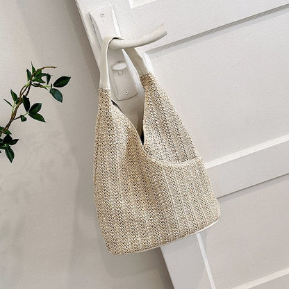 Stylish Oversized Straw Woven Tote with Ample Storage
