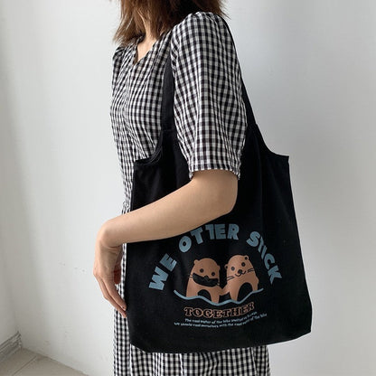 Stylish One-Shoulder Canvas Bag Featuring Vibrant Orange Fruit Print