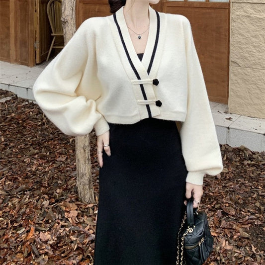Contrast Color Long Sleeve V-Neck Chinese Knot Buttons Short Knitted Sweater