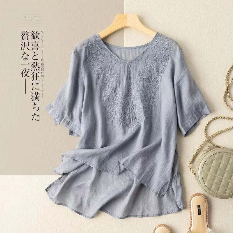 Women's Plus-Size Relaxed Fit Short-Sleeved Embroidery Tee For Summer