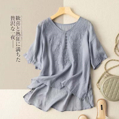 Women's Plus-Size Relaxed Fit Short-Sleeved Embroidery Tee For Summer
