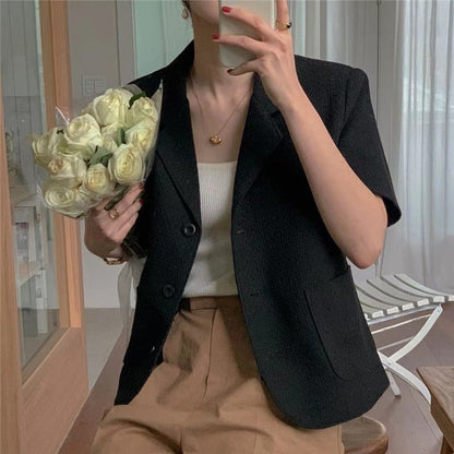 Relaxed Fit Short Sleeve Jacket Featuring Solid Lapel