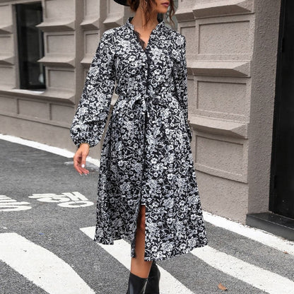 Floral Patchwork Dress with Lace Collar and Long Sleeves