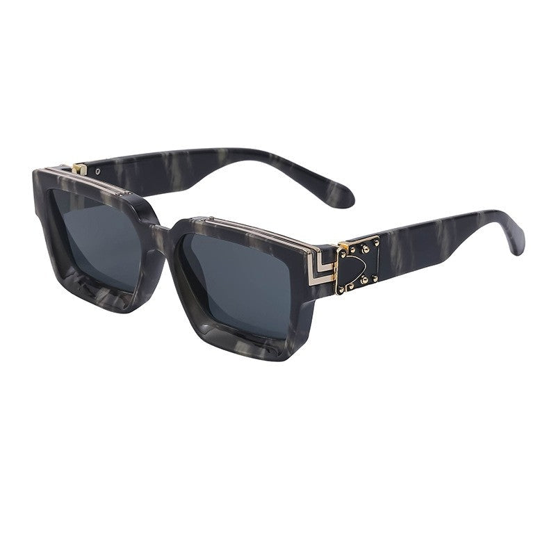 Lightweight And Stylish Oversized Sunglasses
