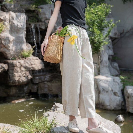 Relaxed Fit Monochrome Lantern Trousers for Versatile Styling