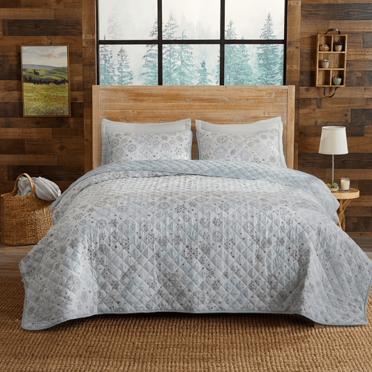 Snowflake Quilt - Nova Collection