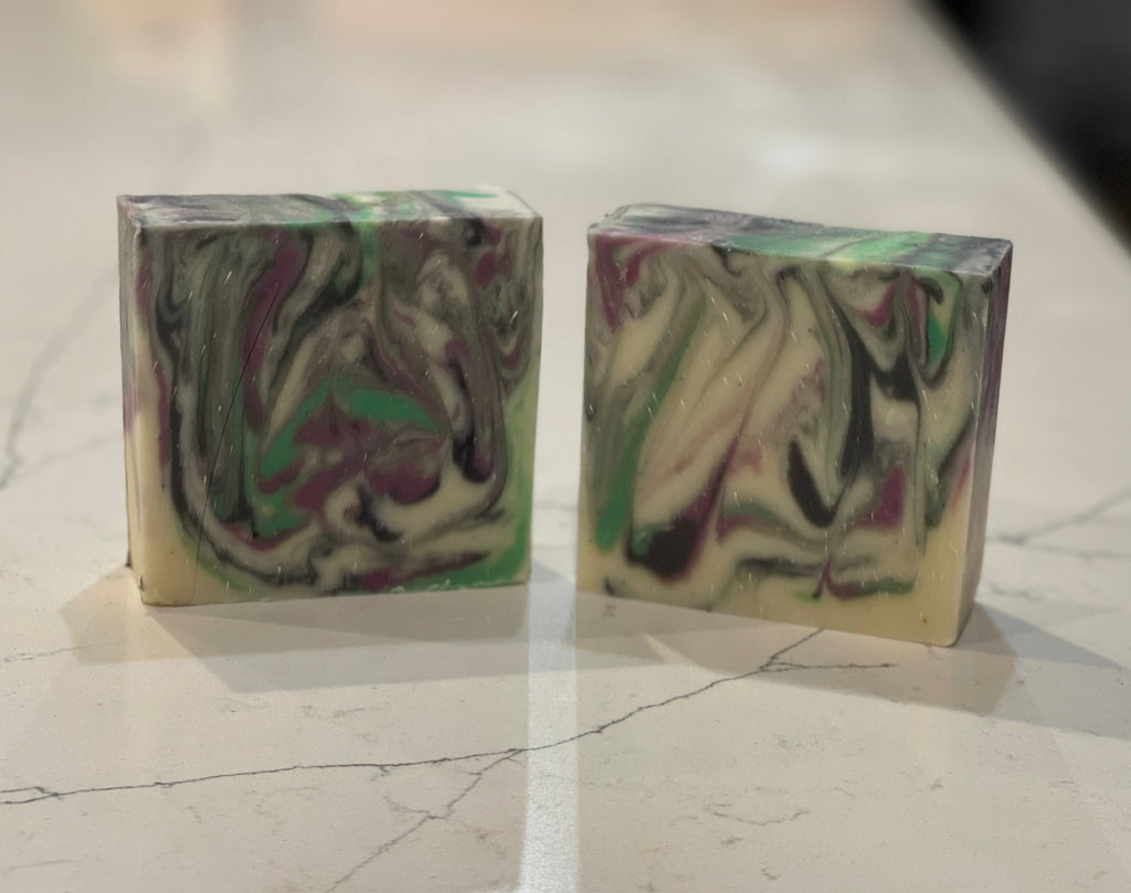 Sambucus Elderberry 100% Aloe Vera Juice Luxury Handmade Soap with colloidal oatmeal